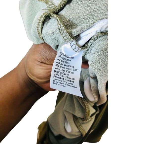 8632 Madison Women's sz large olive polka dot romper - Picture 6 of 6